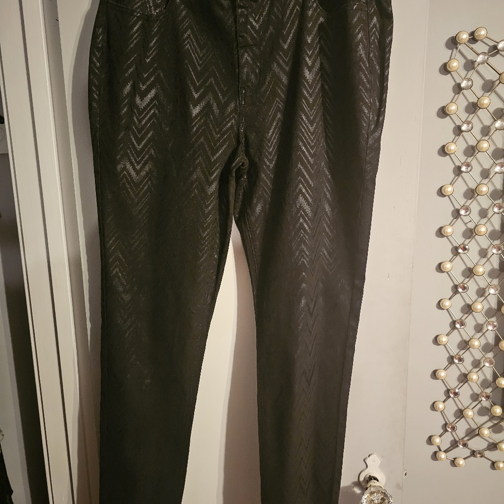 Ashley Stewart black chevron design  jeans size 14W NWT